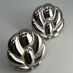 Silver plated Puffy Flower Clip earring set.